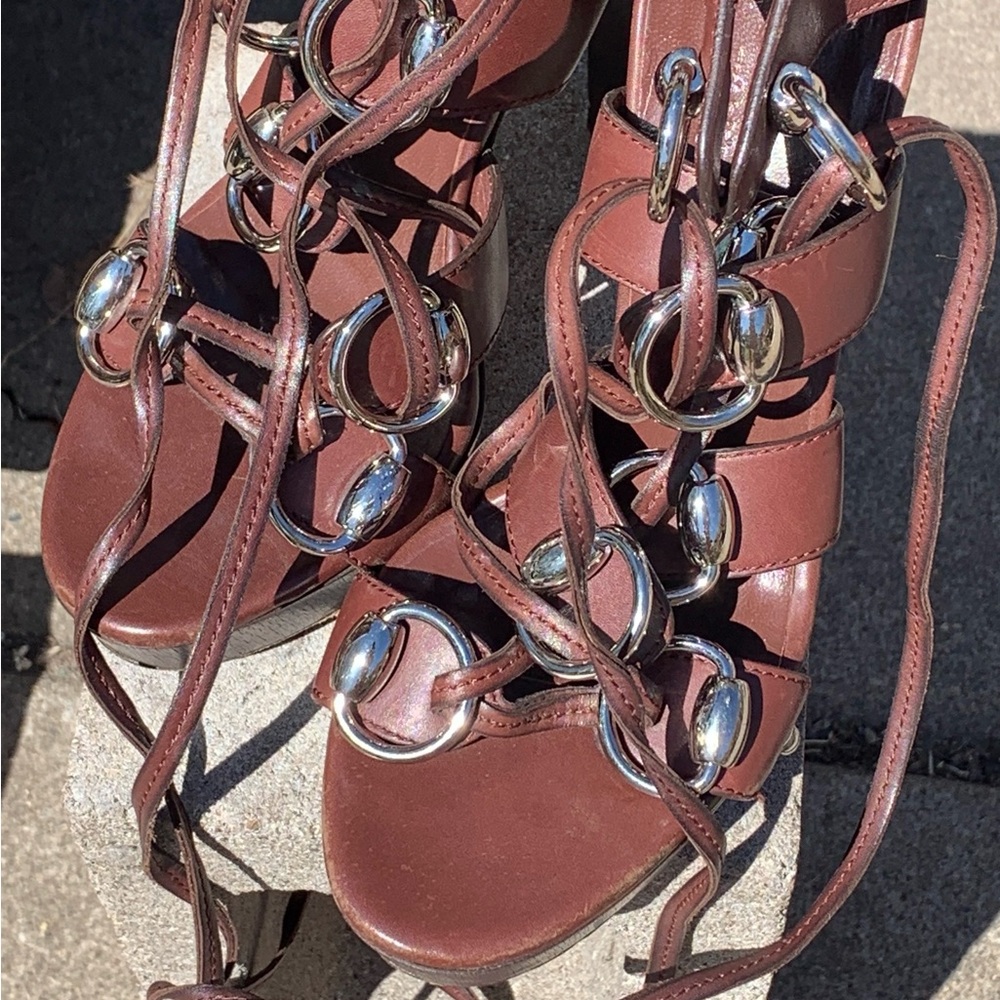 Gucci Brown High-Heeled Sandals with Strappy Design - Picture 11 of 14